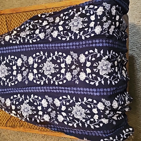 Old Navy Sleeveless Tank Top - Picture 3 of 4